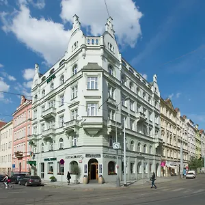 Union **** Praag