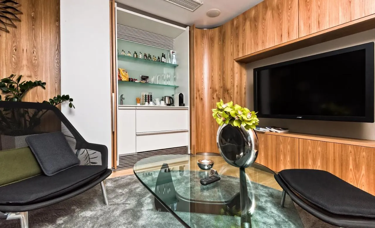 One Room Hotel Prague 5*,